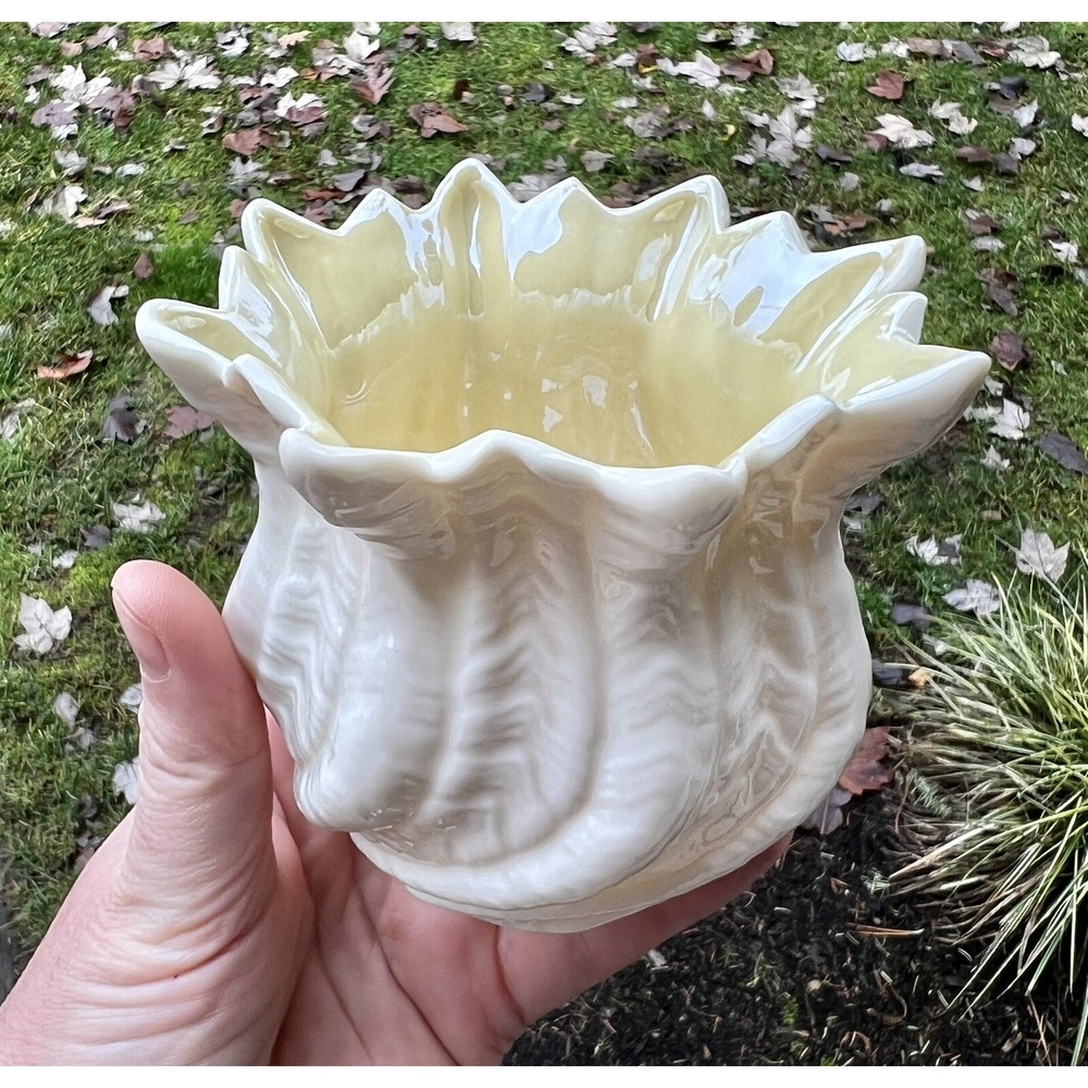 Vintage Belleek Neptune Twisted Swirl Sea Shell Seashell Vase Light Yellow 4"